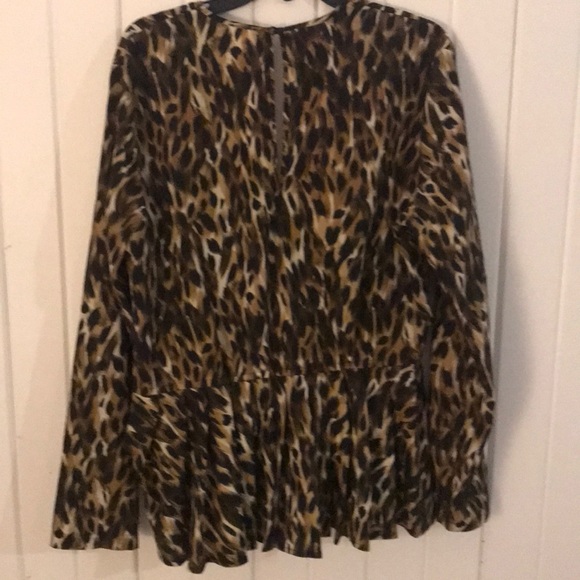 Animal print long sleeve Peplum top - Picture 5 of 5